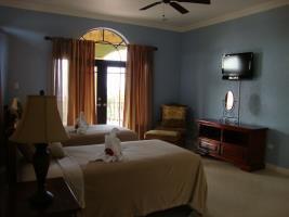 10 Bedroom Guesthouse - Montego Bay Cinnamon Hill Екстериор снимка